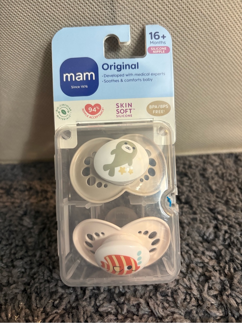 NWT Mam- Original set of 2 Pacifiers- Silicone Nipple- seal & fish- 16+ months